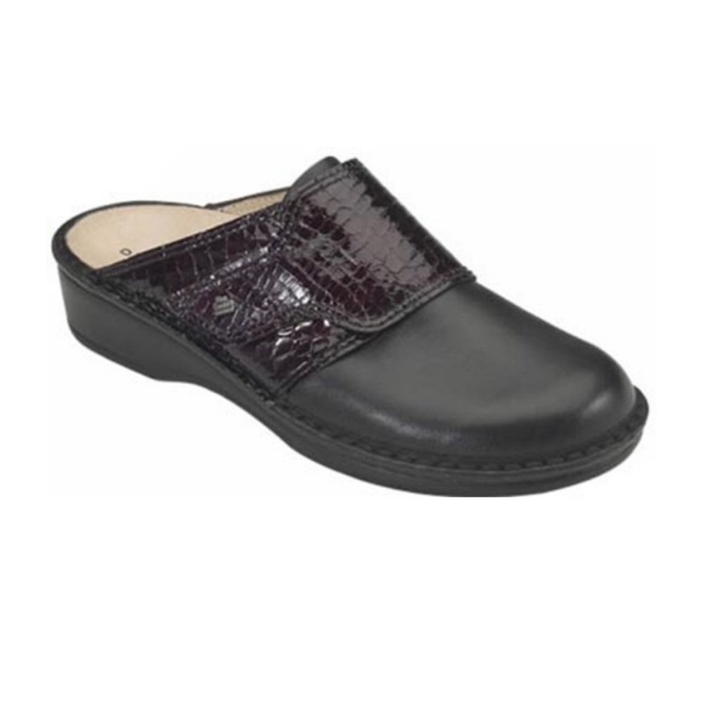 Finn Comfort Aussee-S German Made Black Leather Clogs w/ Burgandy Crocko Detail